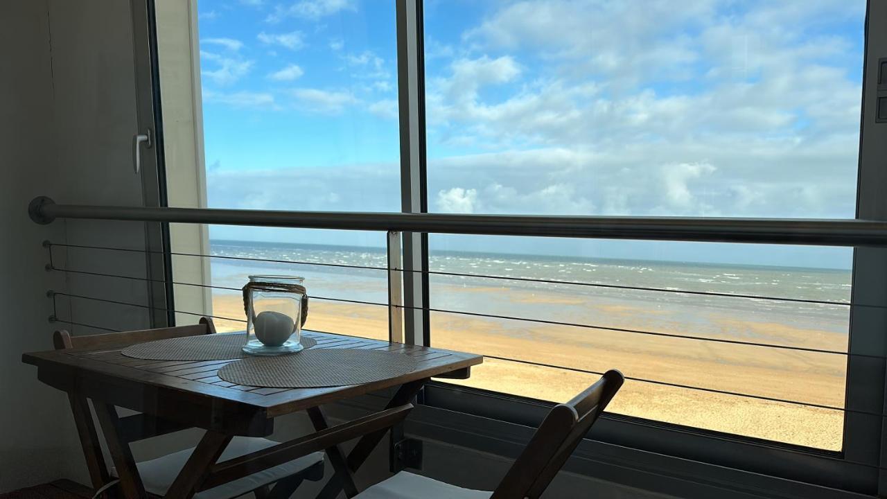 La Plage - Appartement Vue Mer Courseulles-sur-Mer Buitenkant foto